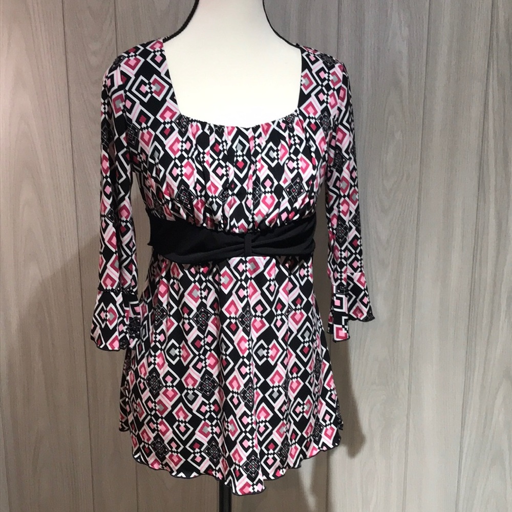 Dress Barn geometric print pink and black blouse size Small